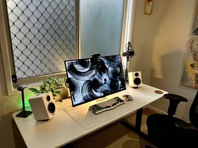 White Creator Gaming Studio