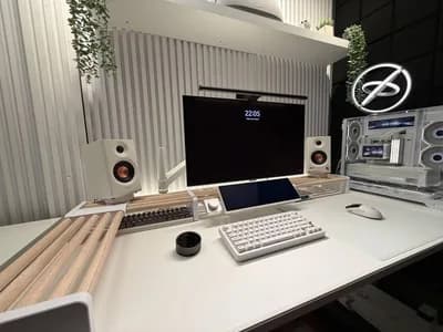 White RGB Creator Battlestation