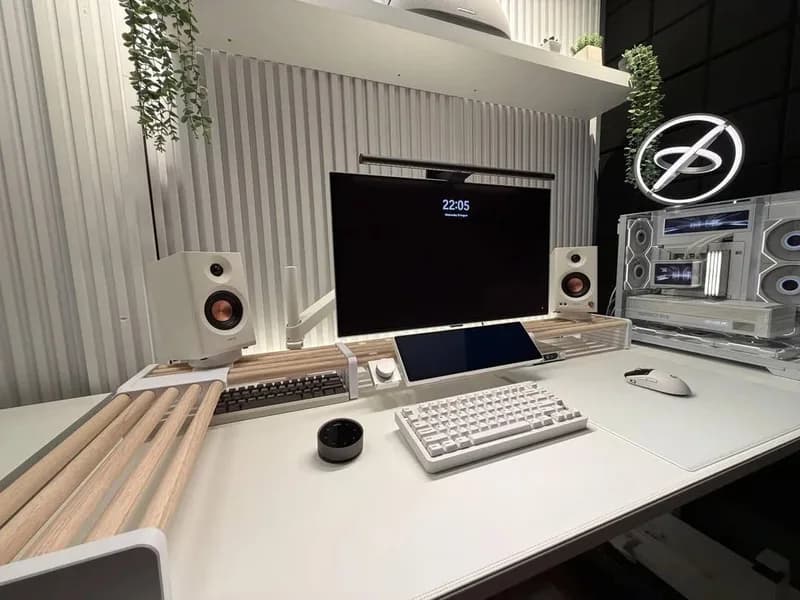 White RGB Creator Battlestation