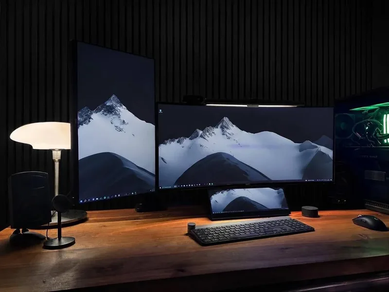 Mountain-Themed Multi-Display Workspace