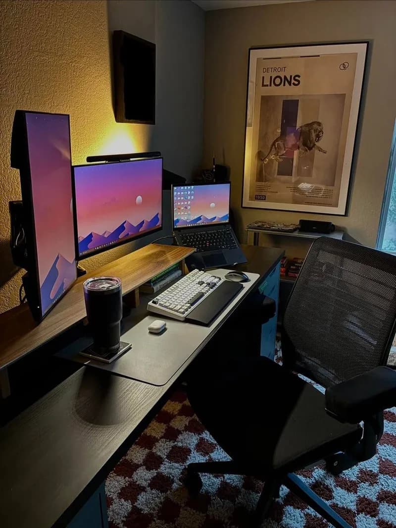 Detroit Lions Three-Screen Home Office
