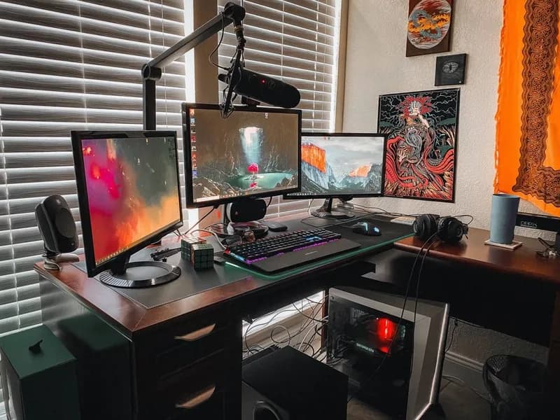 Triple-Monitor Gaming Creator Battlestation