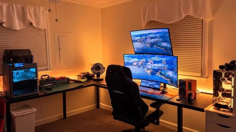 Warm Triple-Monitor Mountain Battlestation